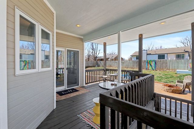 819 S Whippoorwill Rd, Derby, KS 67037