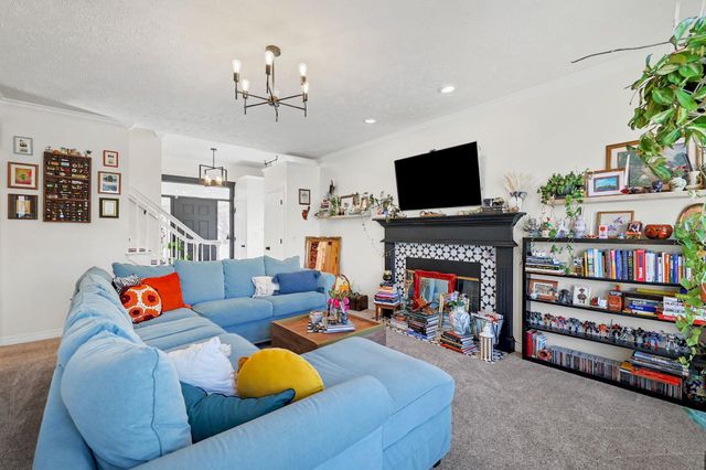 819 S Whippoorwill Rd, Derby, KS 67037