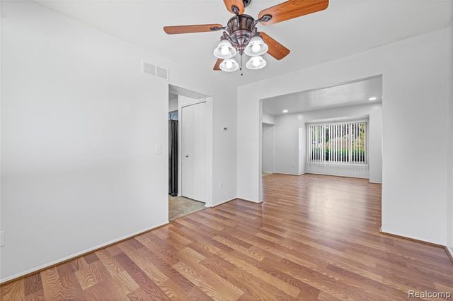 4959 Kingswood Drive, Warren, MI 48092