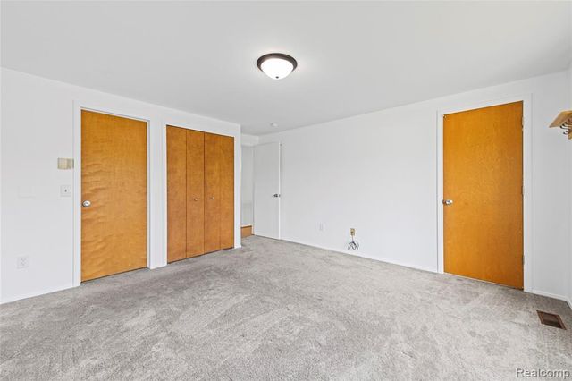 4959 Kingswood Drive, Warren, MI 48092