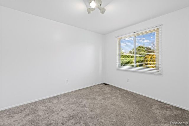 4959 Kingswood Drive, Warren, MI 48092
