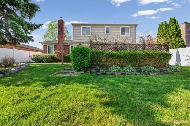 4959 Kingswood Drive, Warren, MI 48092