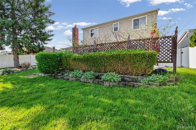 4959 Kingswood Drive, Warren, MI 48092