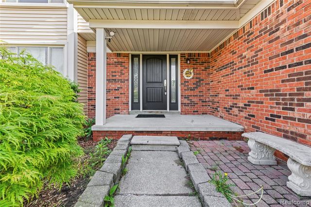 4959 Kingswood Drive, Warren, MI 48092