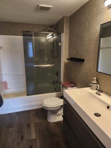 460 S Park 209 209, Hollywood, FL 33021