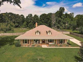 15725 El Ranchitos Ave, Pride, LA 70770