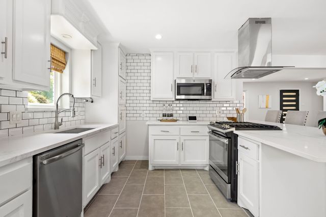 10611 Wyatt Street, Dallas, TX 75218