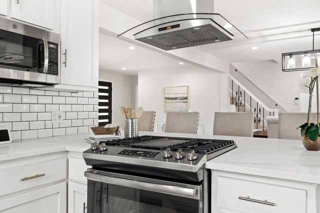 10611 Wyatt Street, Dallas, TX 75218