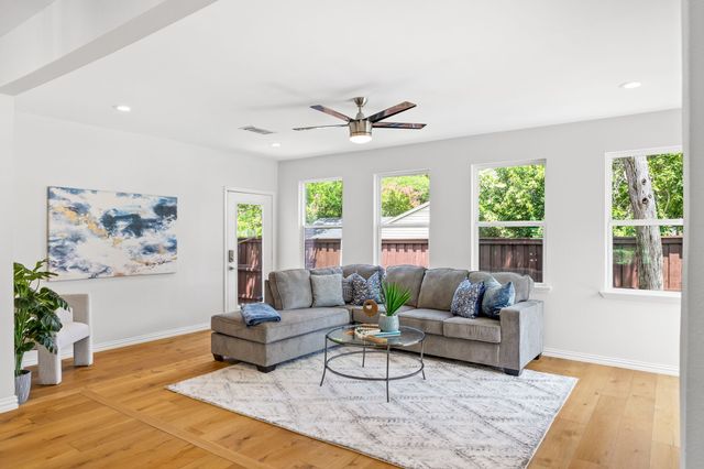 10611 Wyatt Street, Dallas, TX 75218