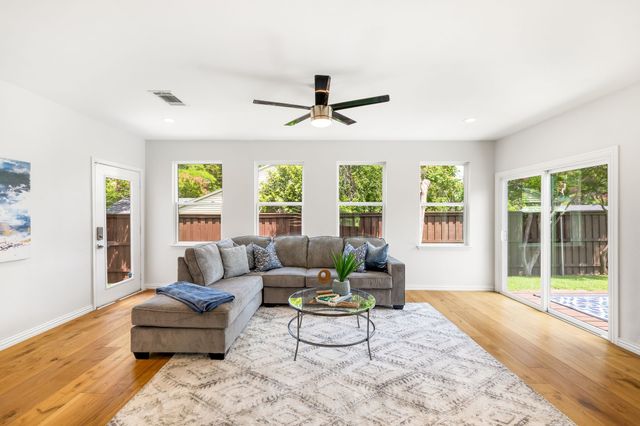 10611 Wyatt Street, Dallas, TX 75218