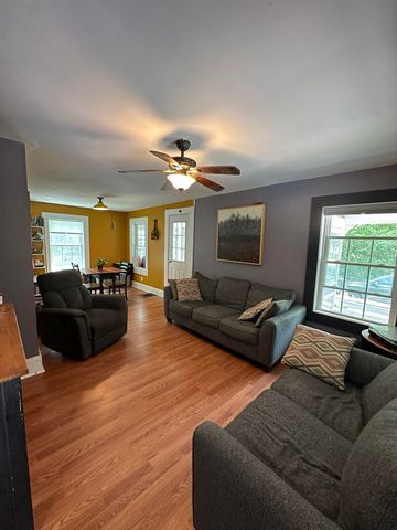 20 Pleasant Street, Fitzwilliam, NH 03447