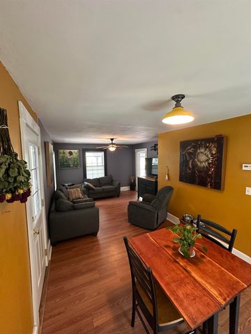 20 Pleasant Street, Fitzwilliam, NH 03447