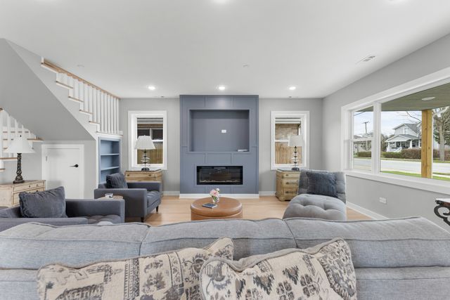 4113 Eberly Avenue, Brookfield, IL 60513