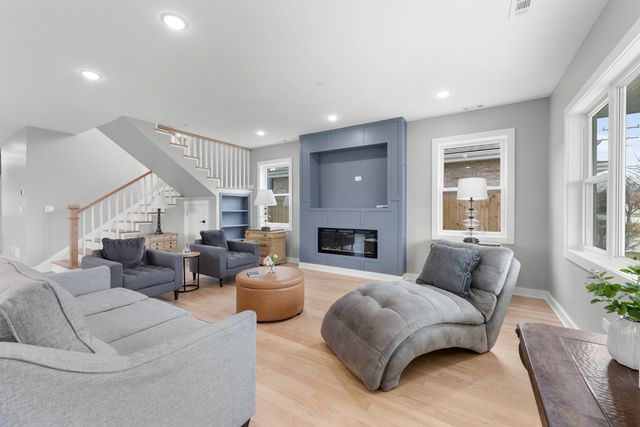 4113 Eberly Avenue, Brookfield, IL 60513