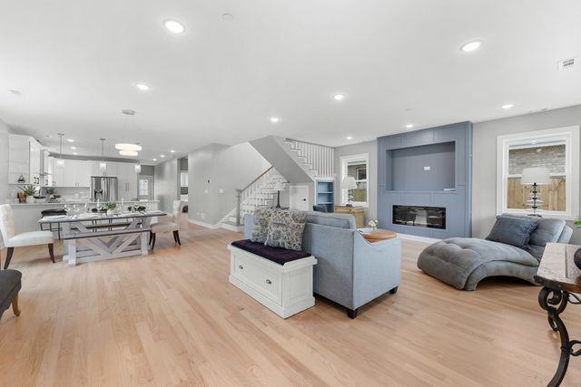 4113 Eberly Avenue, Brookfield, IL 60513