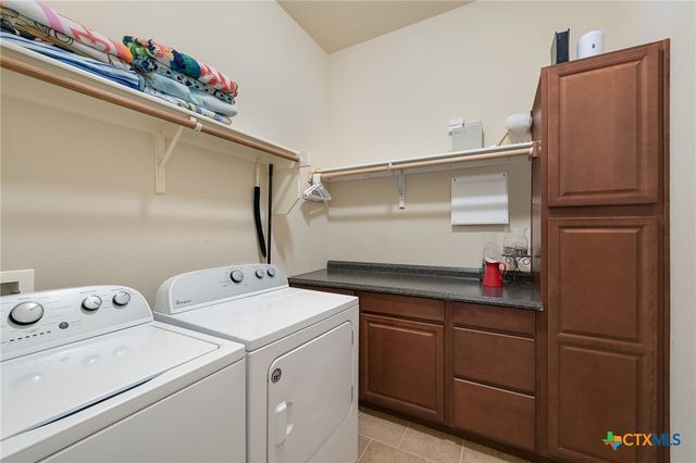 1827 Tall Chief, Leander, TX 78641