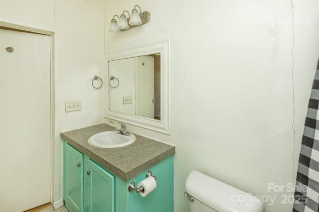 142 River Breeze Drive, Morganton, NC 28655