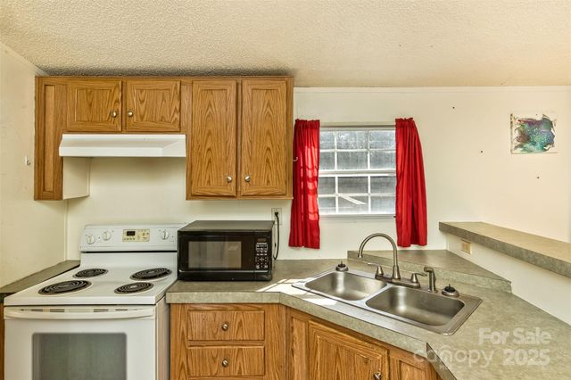 142 River Breeze Drive, Morganton, NC 28655