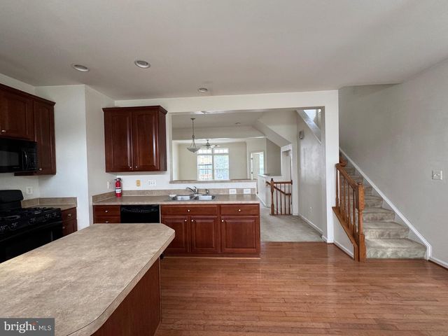 16410 STEERAGE CIR, Woodbridge, VA 22191