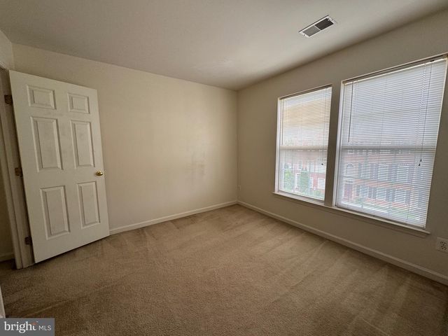 16410 STEERAGE CIR, Woodbridge, VA 22191