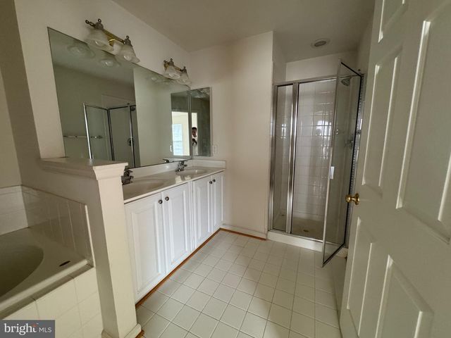 16410 STEERAGE CIR, Woodbridge, VA 22191