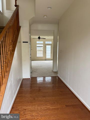 16410 STEERAGE CIR, Woodbridge, VA 22191