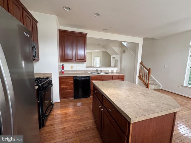 16410 STEERAGE CIR, Woodbridge, VA 22191