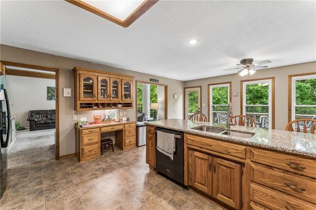 8515 Hallet Street, Lenexa, KS 66215