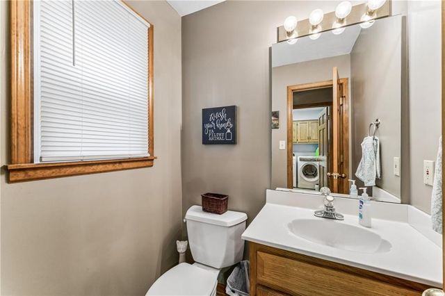 8515 Hallet Street, Lenexa, KS 66215