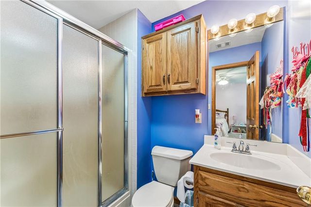 8515 Hallet Street, Lenexa, KS 66215