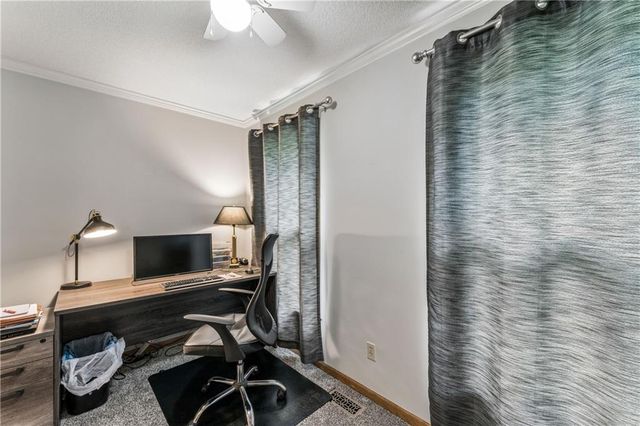 8515 Hallet Street, Lenexa, KS 66215