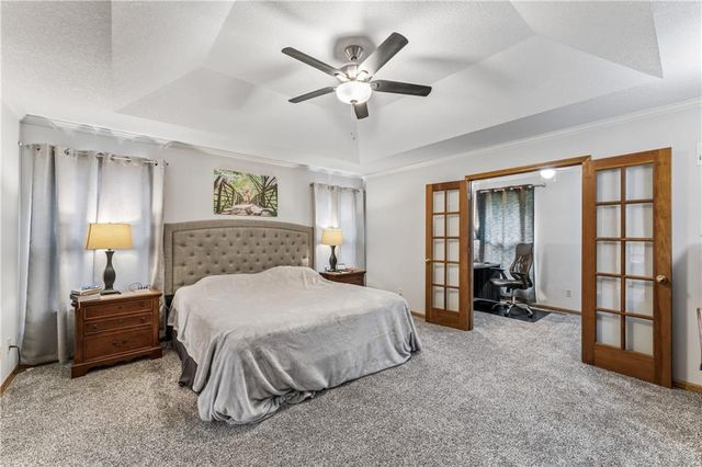 8515 Hallet Street, Lenexa, KS 66215