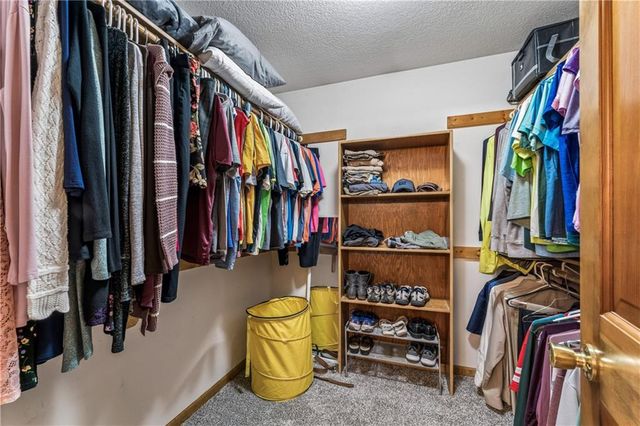 8515 Hallet Street, Lenexa, KS 66215