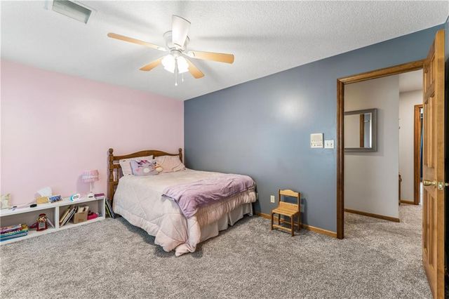 8515 Hallet Street, Lenexa, KS 66215