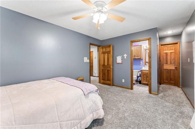 8515 Hallet Street, Lenexa, KS 66215