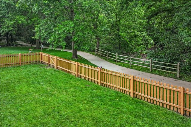 8515 Hallet Street, Lenexa, KS 66215