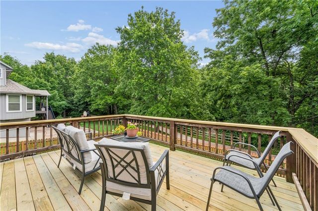 8515 Hallet Street, Lenexa, KS 66215