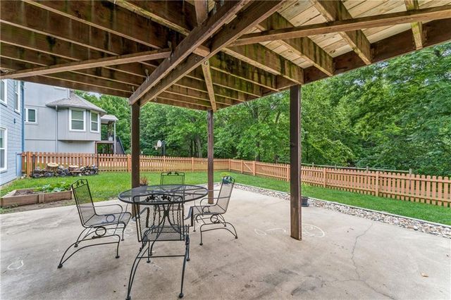 8515 Hallet Street, Lenexa, KS 66215