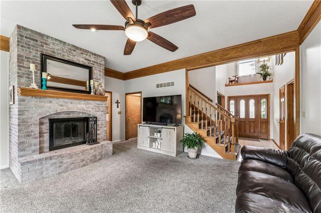 8515 Hallet Street, Lenexa, KS 66215