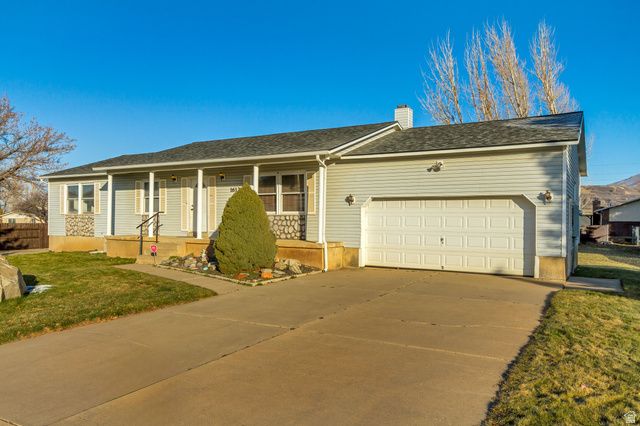 1612 E CANYON DR, South Weber, UT 84405