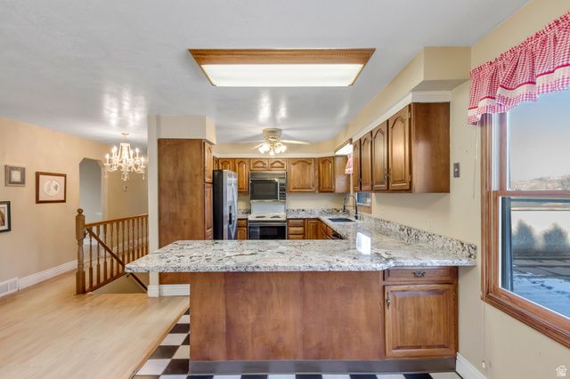 1612 E CANYON DR, South Weber, UT 84405