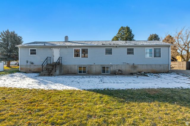 1612 E CANYON DR, South Weber, UT 84405