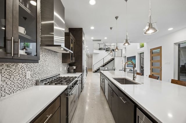 5011 Mission Avenue A, Dallas, TX 75206