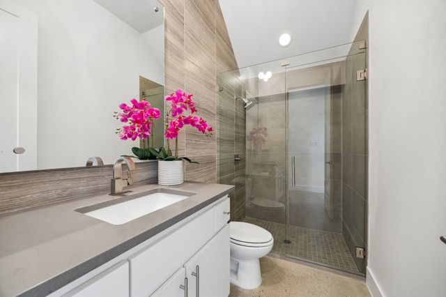 5011 Mission Avenue A, Dallas, TX 75206
