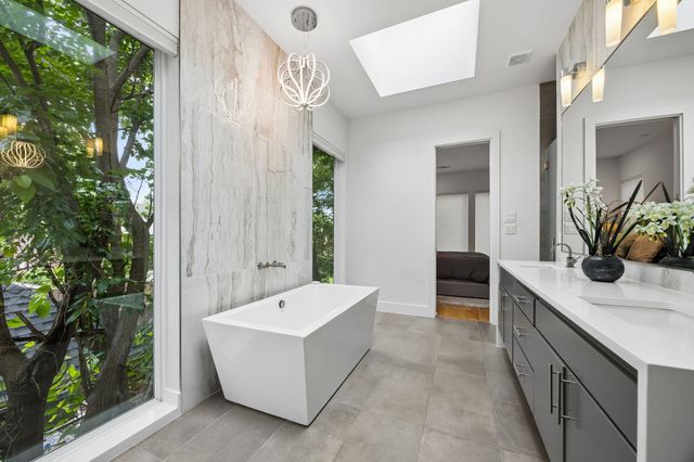 5011 Mission Avenue A, Dallas, TX 75206