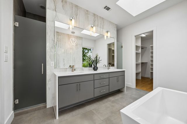 5011 Mission Avenue A, Dallas, TX 75206