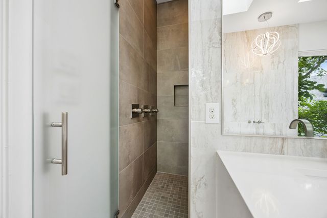 5011 Mission Avenue A, Dallas, TX 75206