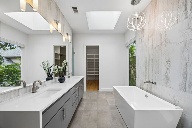 5011 Mission Avenue A, Dallas, TX 75206