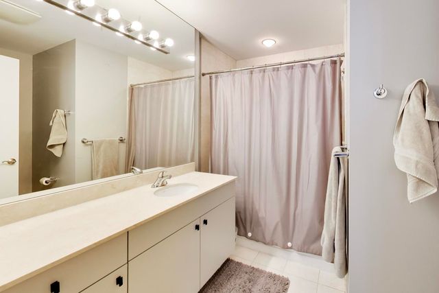 160 E Illinois Street 2207, Chicago, IL 60611