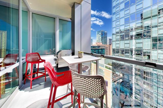 160 E Illinois Street 2207, Chicago, IL 60611